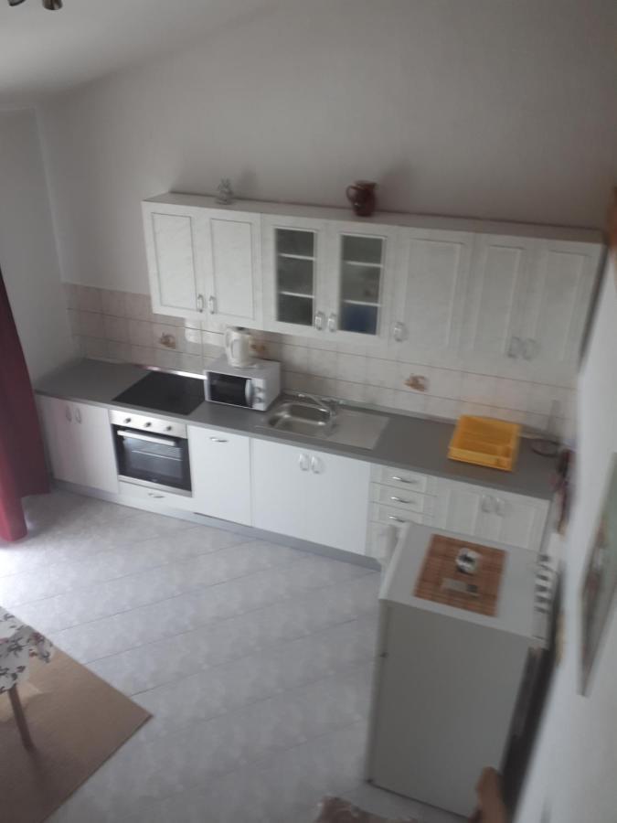 Apartments Makaus Kampor Eksteriør billede